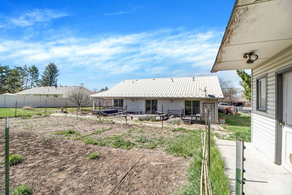 Image 33 of property listing at 2068 N 1600 E, Logan, UT 84341