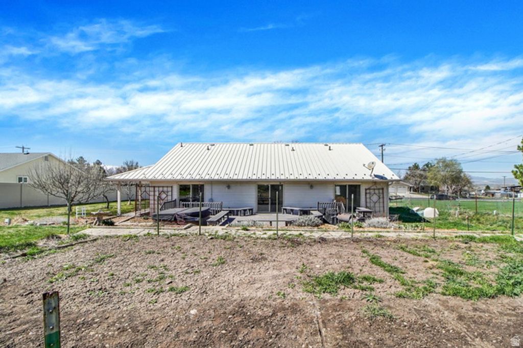 Image 34 of property listing at 2068 N 1600 E, Logan, UT 84341