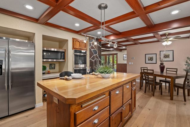 250 Mountain Pine Drive, Grants Pass, OR 97526