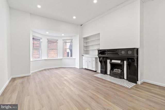 1602 S BROAD ST, Philadelphia, PA 19145