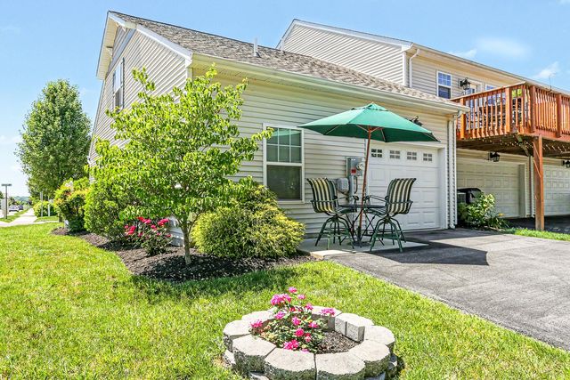101 BOLTON CIR, Willow Street, PA 17584