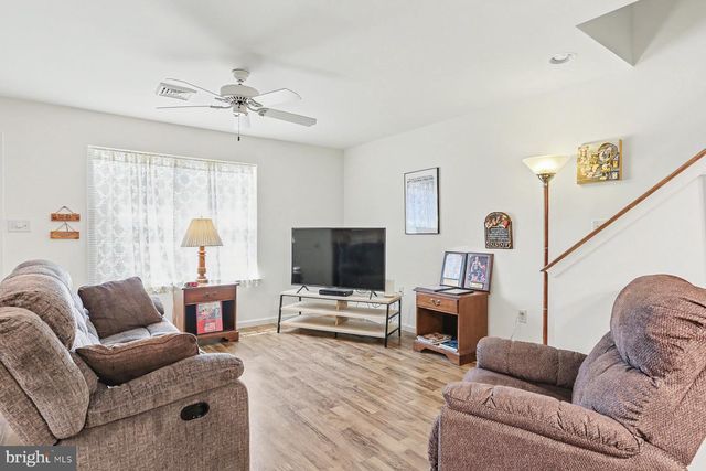 101 BOLTON CIR, Willow Street, PA 17584