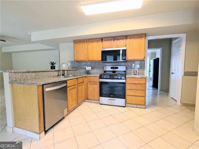 830 Meadowsong Circle, Lawrenceville, GA 30043