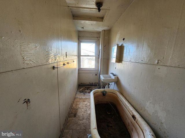 2552 BOYD ST, Baltimore, MD 21223