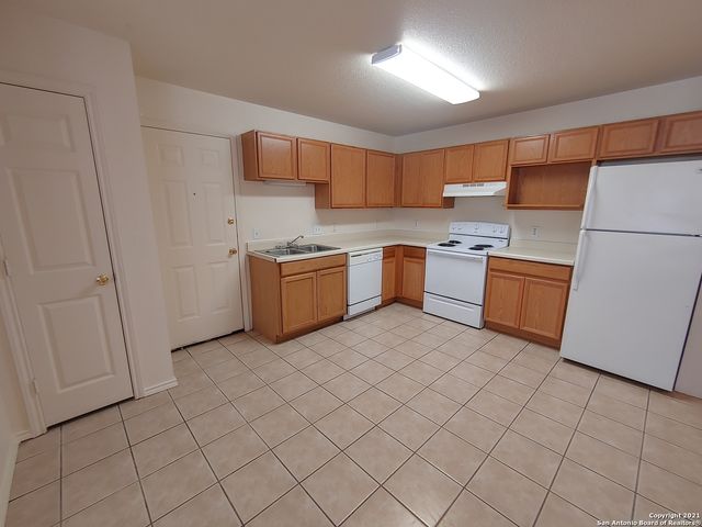 3858 MAVERICK CRK, San Antonio, TX 78247