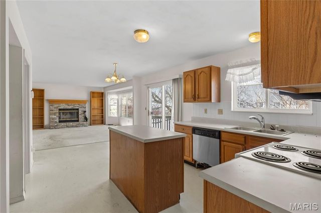 1382 Apple Valley Drive, O'fallon, MO 63366