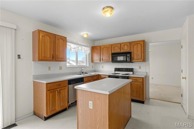 1382 Apple Valley Drive, O'fallon, MO 63366