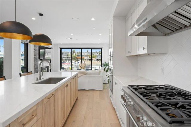 4014 Channel Place, Newport Beach, CA 92663