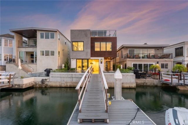 4014 Channel Place, Newport Beach, CA 92663