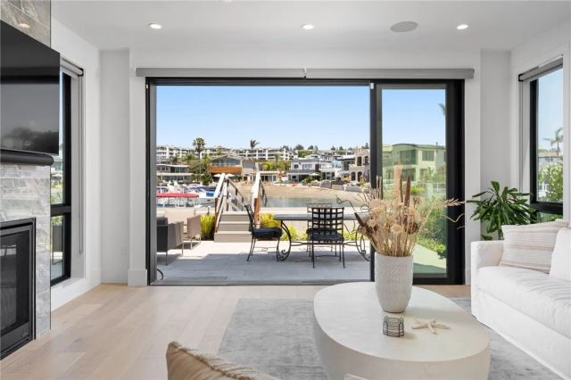 4014 Channel Place, Newport Beach, CA 92663