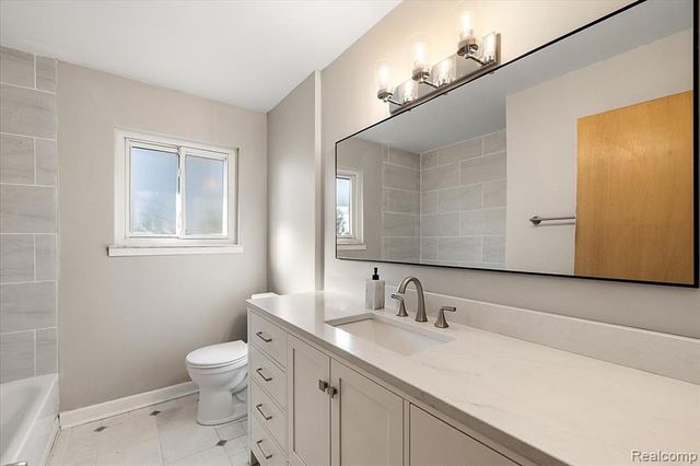 8860 Kidley Drive, Sterling Heights, MI 48314