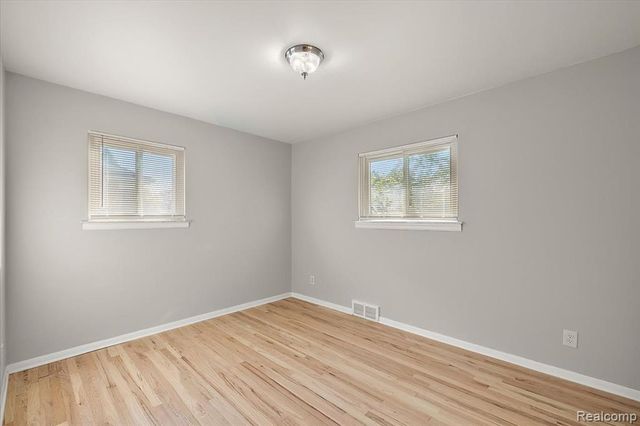 8860 Kidley Drive, Sterling Heights, MI 48314