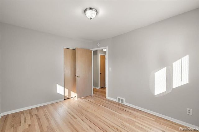 8860 Kidley Drive, Sterling Heights, MI 48314