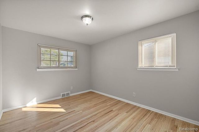 8860 Kidley Drive, Sterling Heights, MI 48314
