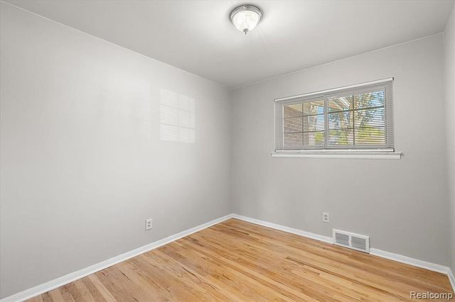 8860 Kidley Drive, Sterling Heights, MI 48314
