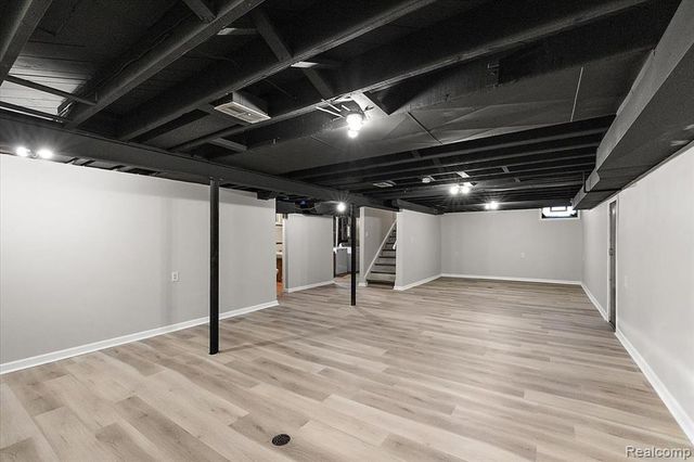8860 Kidley Drive, Sterling Heights, MI 48314
