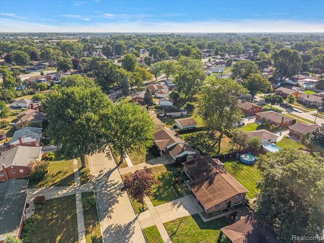 8860 Kidley Drive, Sterling Heights, MI 48314