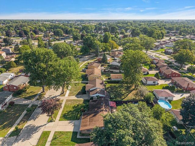 8860 Kidley Drive, Sterling Heights, MI 48314