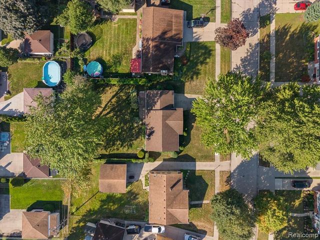 8860 Kidley Drive, Sterling Heights, MI 48314