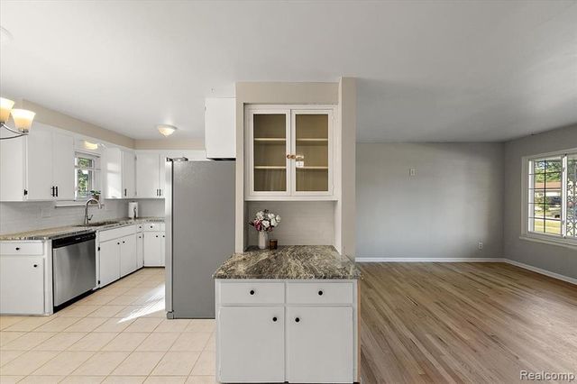 8860 Kidley Drive, Sterling Heights, MI 48314