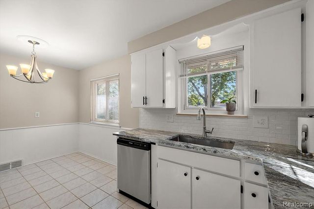 8860 Kidley Drive, Sterling Heights, MI 48314