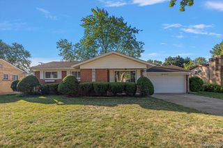8860 Kidley Drive, Sterling Heights, MI 48314