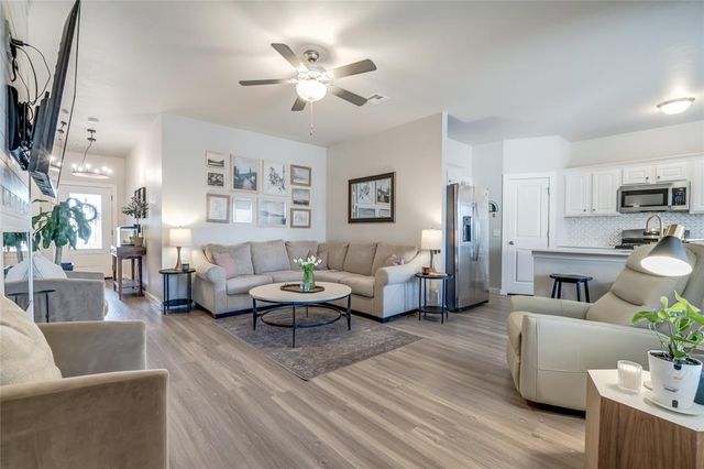 9037 NW 142nd Street, Yukon, OK 73099