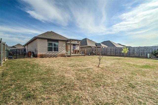 9037 NW 142nd Street, Yukon, OK 73099
