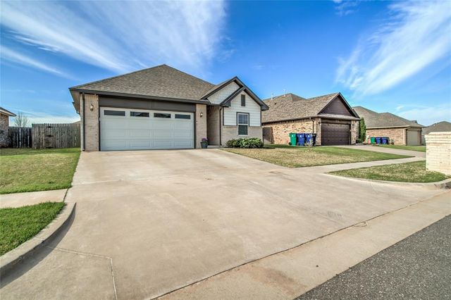 9037 NW 142nd Street, Yukon, OK 73099