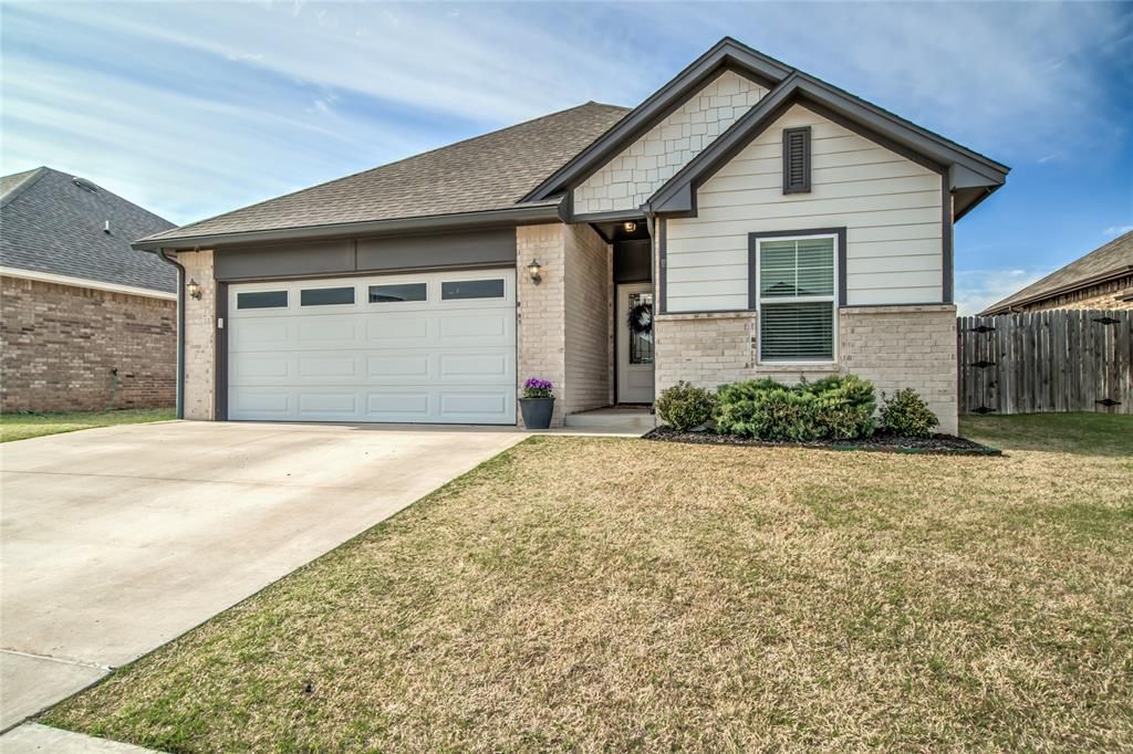 9037 NW 142nd Street, Yukon, OK 73099