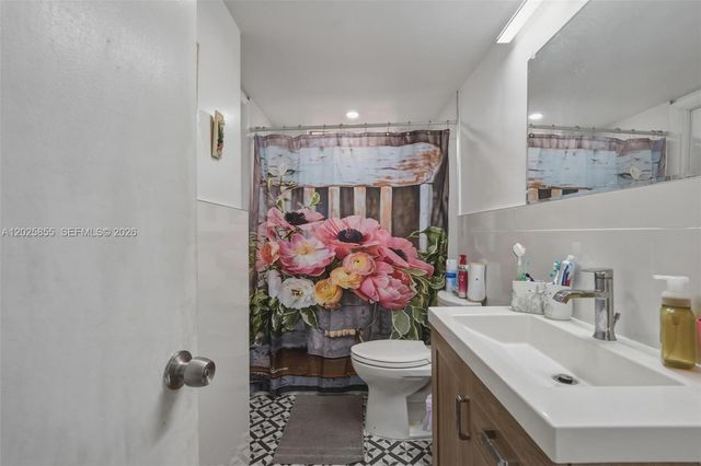 2855 Leonard Dr H106, Aventura, FL 33160