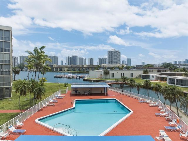 2855 Leonard Dr H106, Aventura, FL 33160