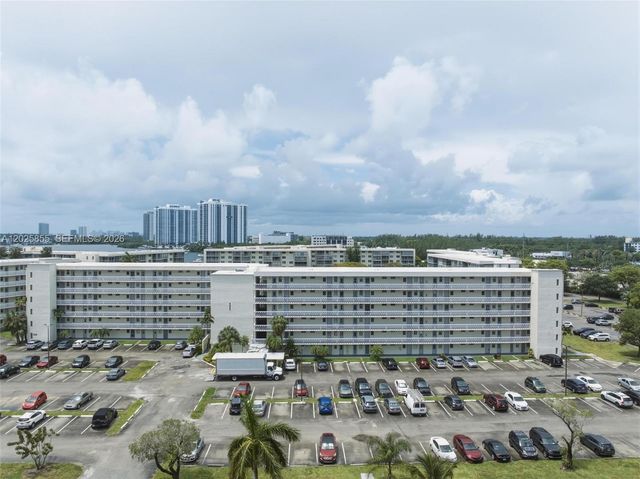 2855 Leonard Dr H106, Aventura, FL 33160