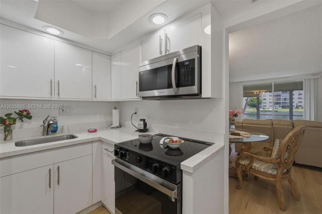 2855 Leonard Dr H106, Aventura, FL 33160