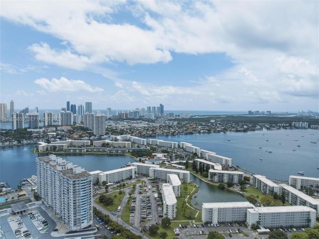 2855 Leonard Dr H106, Aventura, FL 33160