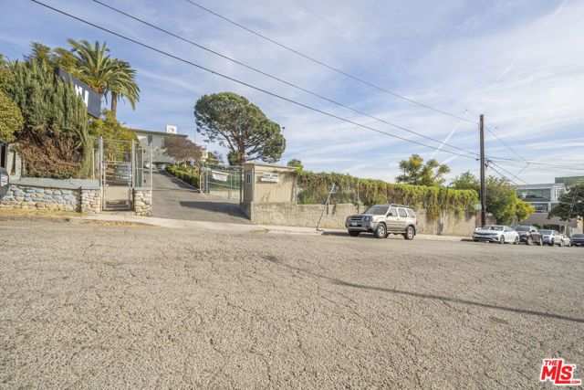 2415 N Gates Street, Los Angeles, CA 90031