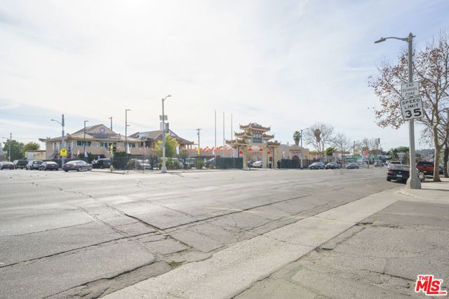 2415 N Gates Street, Los Angeles, CA 90031