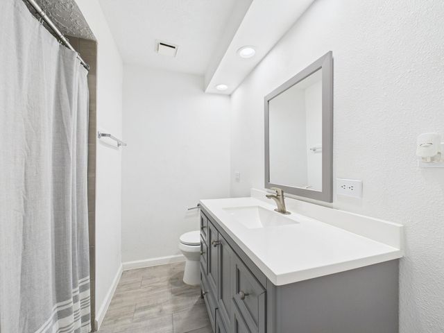 16207 N Meadow Drive, Houston, TX 77073