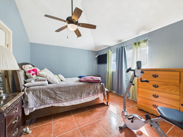 16207 N Meadow Drive, Houston, TX 77073