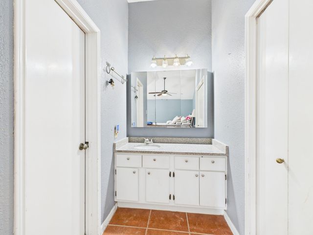 16207 N Meadow Drive, Houston, TX 77073