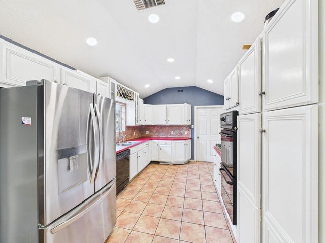 16207 N Meadow Drive, Houston, TX 77073