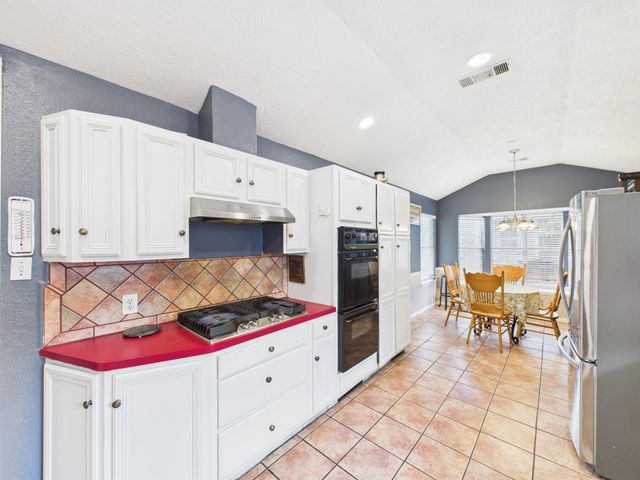 16207 N Meadow Drive, Houston, TX 77073