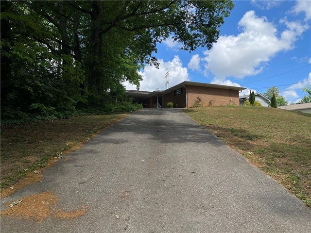 2826 Marlin Drive, Atlanta, GA 30341