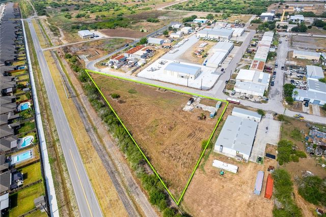 7802 Bay Dr, Corpus Christi, TX 78414