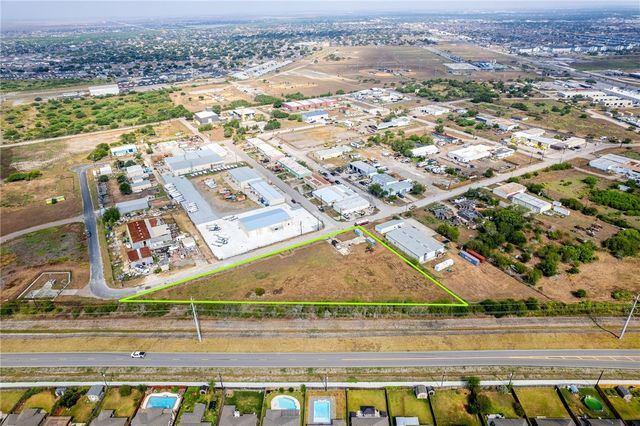 7802 Bay Dr, Corpus Christi, TX 78414