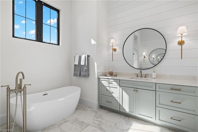 144 Gulfport CT, Marco Island, FL 34145