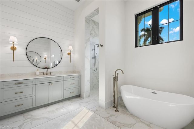 144 Gulfport CT, Marco Island, FL 34145