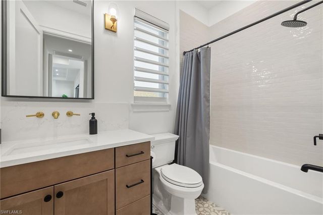 144 Gulfport CT, Marco Island, FL 34145