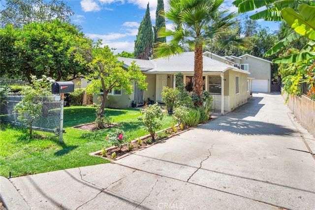 829 Cooper Avenue, Los Angeles, CA 90042