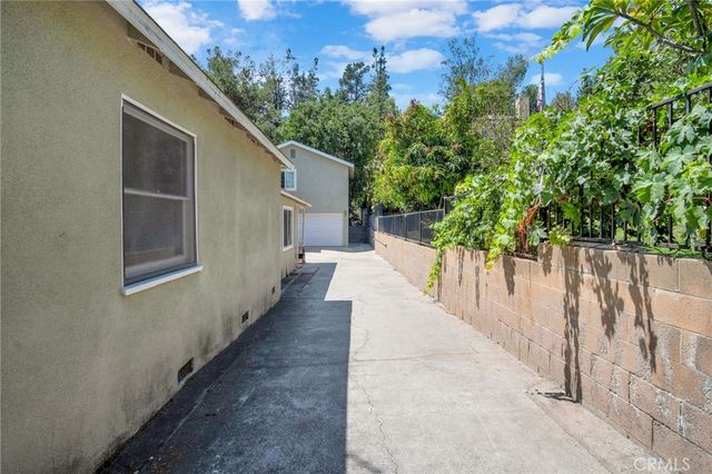 829 Cooper Avenue, Los Angeles, CA 90042